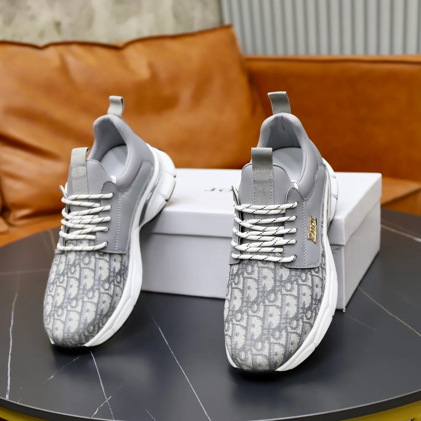 Men's shoes: 440💰🙅‍♂️🙅‍♂️🙅‍♂️ Brand: Dior DIOR Standard code: 38-44 (45 customized) Grade: Same as the official website Material: Original cowhide material spliced with brand cloth Comfortable and breathable lining Lightweight and wear-resistant sports outsole Style category: Men's fashionable casual shoes Running sports shoes Distinguished luxury brand elements Top luxury color: actual picture color